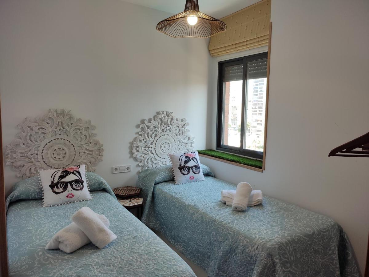 Junto Playa Levante con terraza Chill-Out-2 WCs-A ESTRENAR Gemelos 23 Benidorm Esterno foto